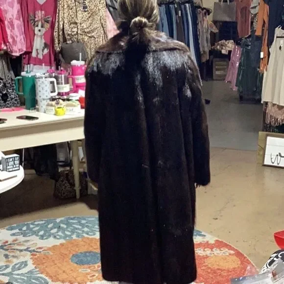 Elegant Dark Brown Mink Coat Huge Collar - Picture 9 of 15